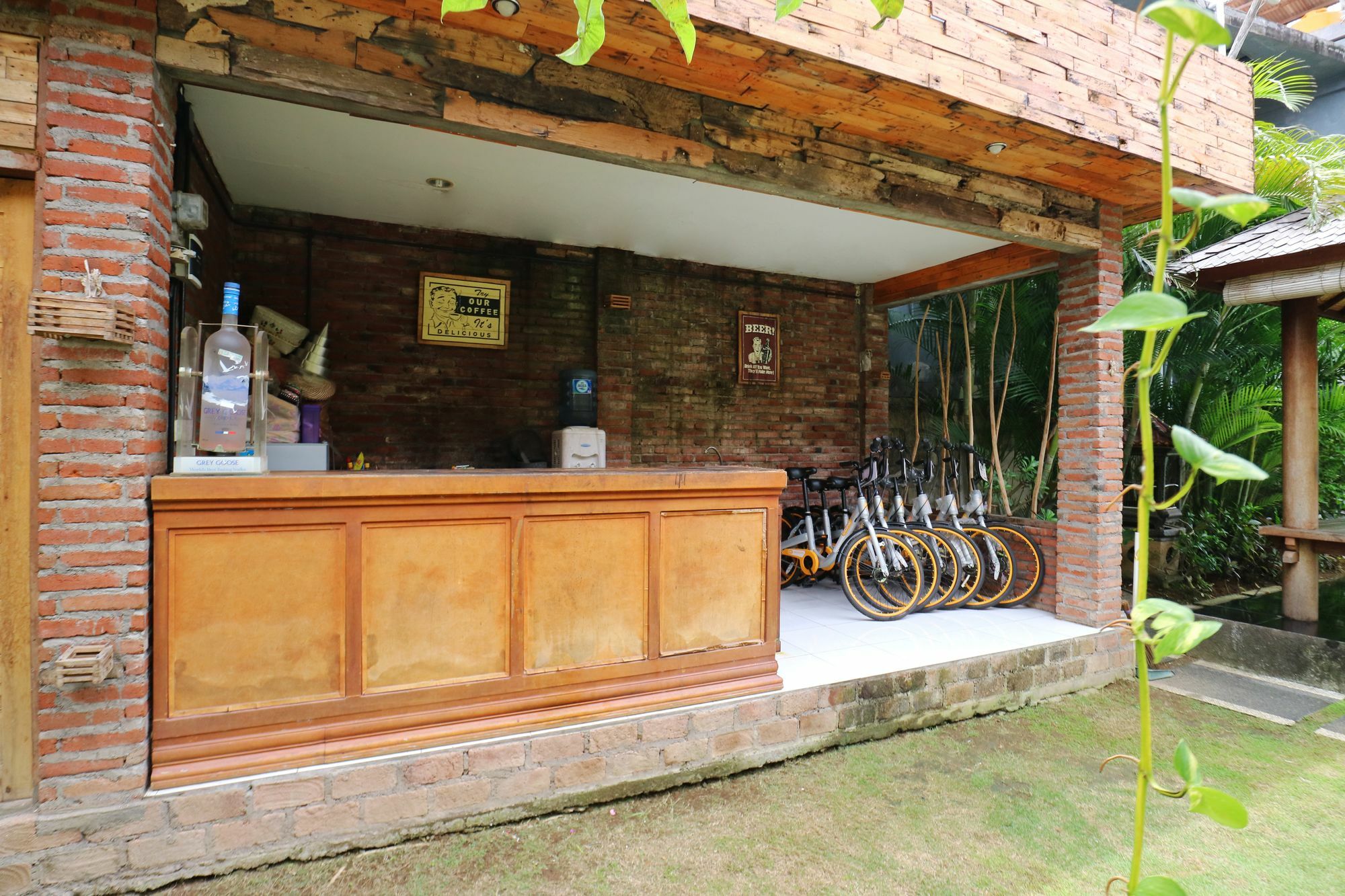 ปนด็อก เจมพิริง กูตา บาหลี Hotel ภายนอก รูปภาพ